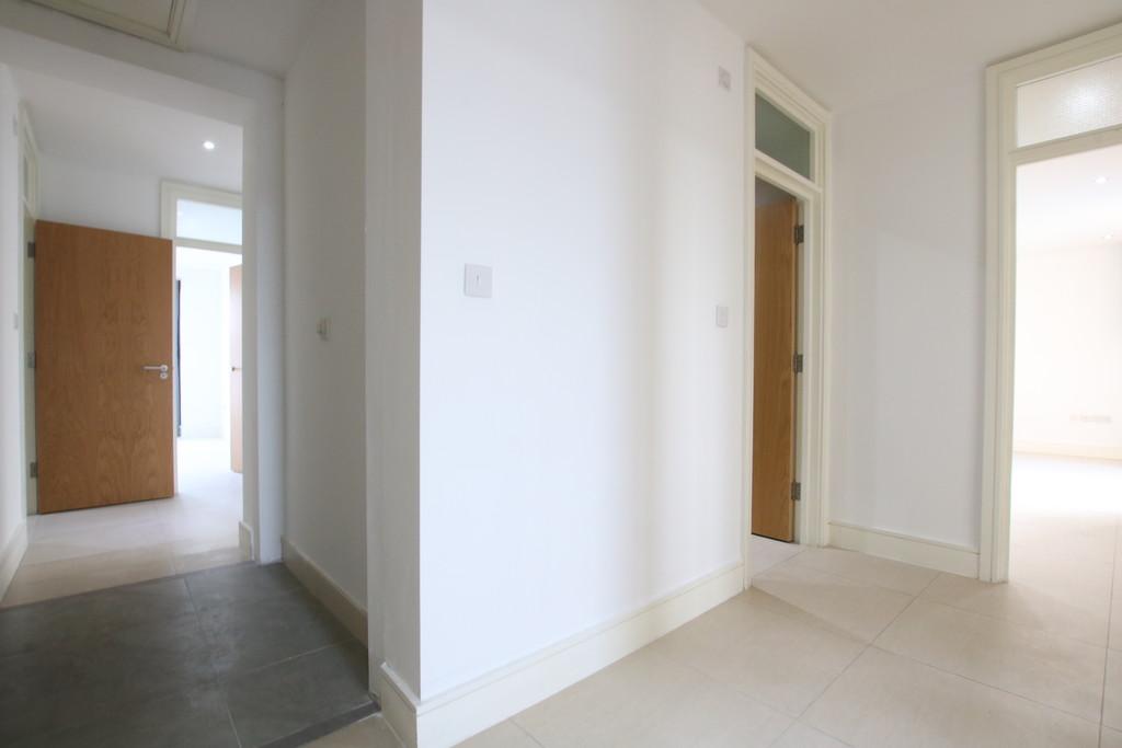 Apartment in Willesden - More
