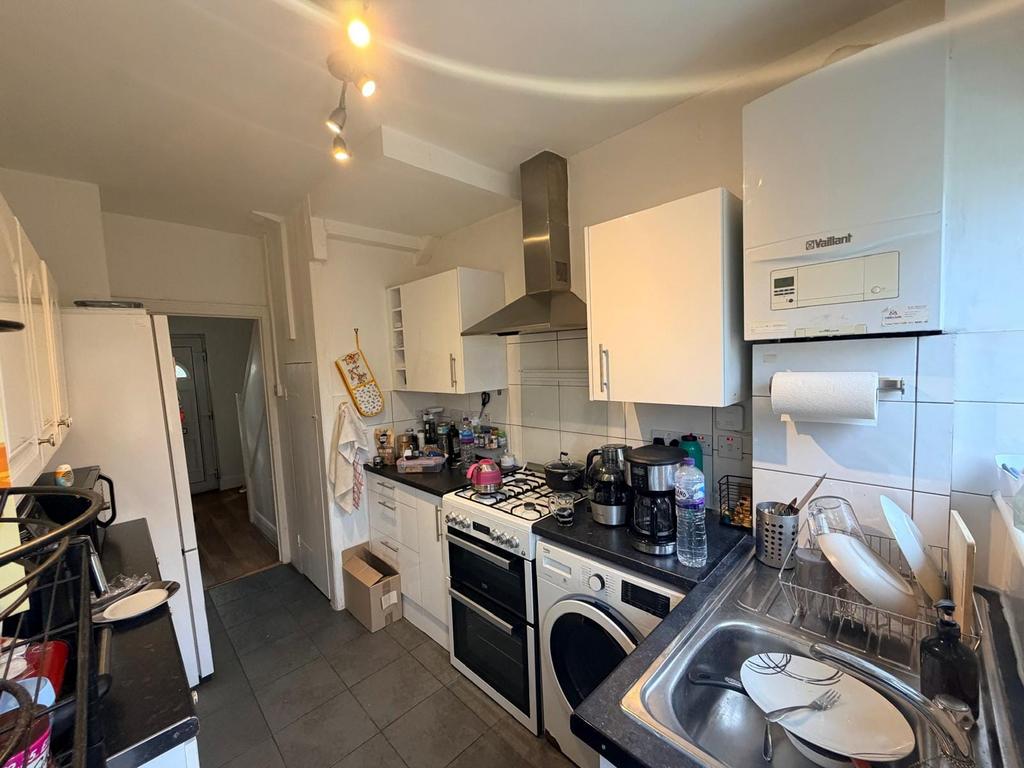 House in Feltham - View 4