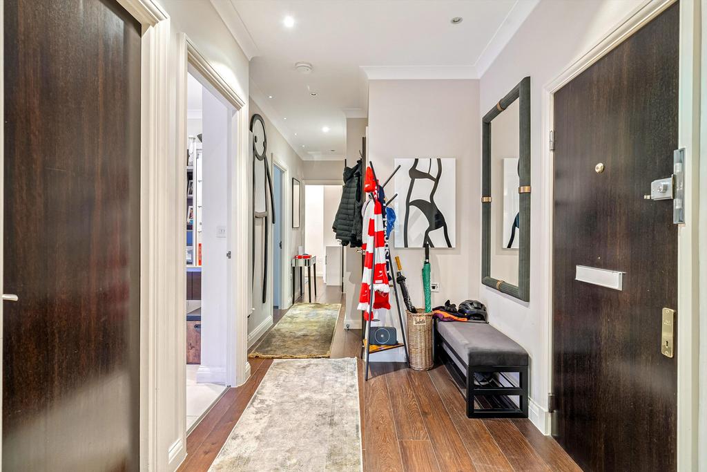 Apartment in London - View 5