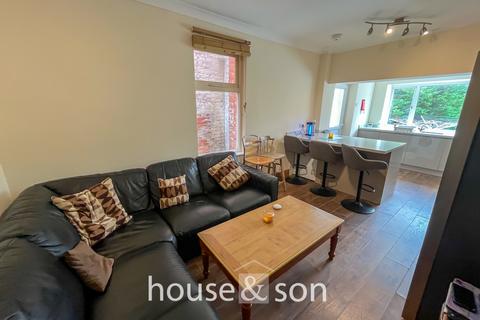 5 bedroom detached house to rent, Hankinson Road, Charminster