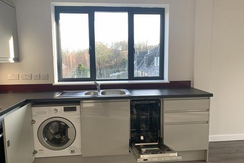 2 bedroom ground floor flat to rent, Tresooth Lane, Penryn TR10