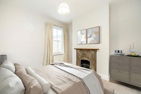 4 bedroom terraced house for sale, Brackley Road, London W4