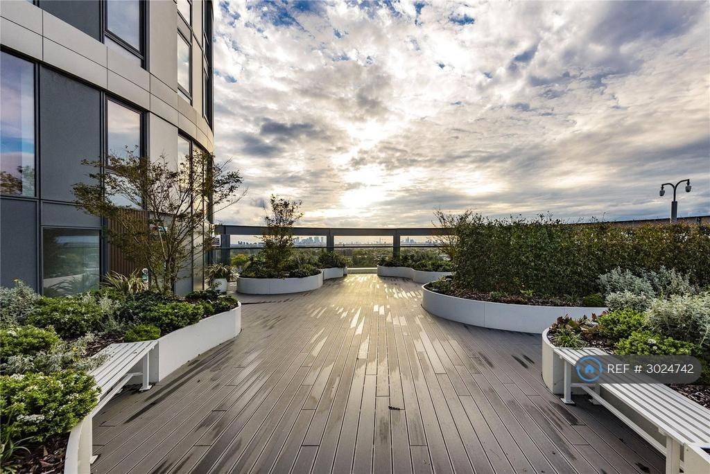 Apartment in London - More