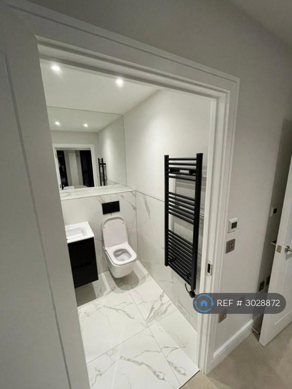 Apartment in London - View 3