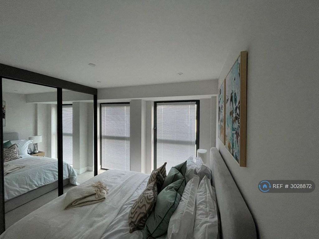 Apartment in London - More