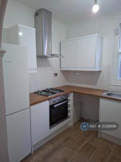 2 bedroom flat to rent, Inchmery Road, Catford, London, SE6
