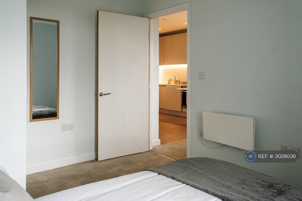Apartment in Salford - More