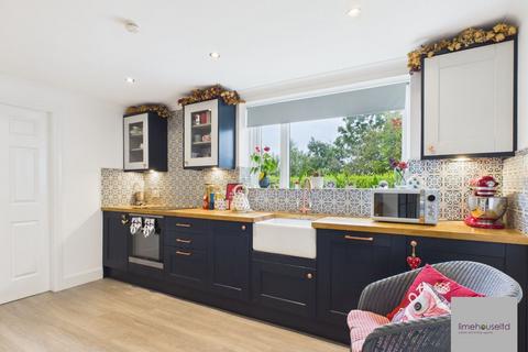 5 bedroom detached house for sale, Carnwath Road, Carluke, ML8