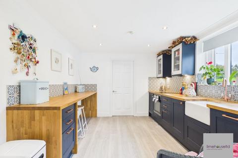 5 bedroom detached house for sale, Carnwath Road, Carluke, ML8