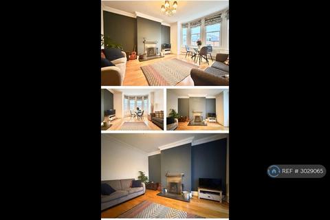 4 bedroom maisonette to rent, Chester Road, Northwood, HA6