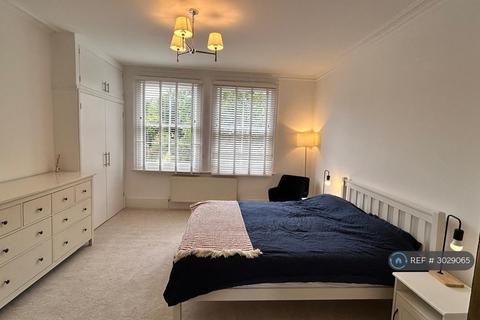 4 bedroom maisonette to rent, Chester Road, Northwood, HA6