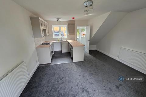 2 bedroom terraced house to rent, Trusley Close, Burton-On-Trent, DE14
