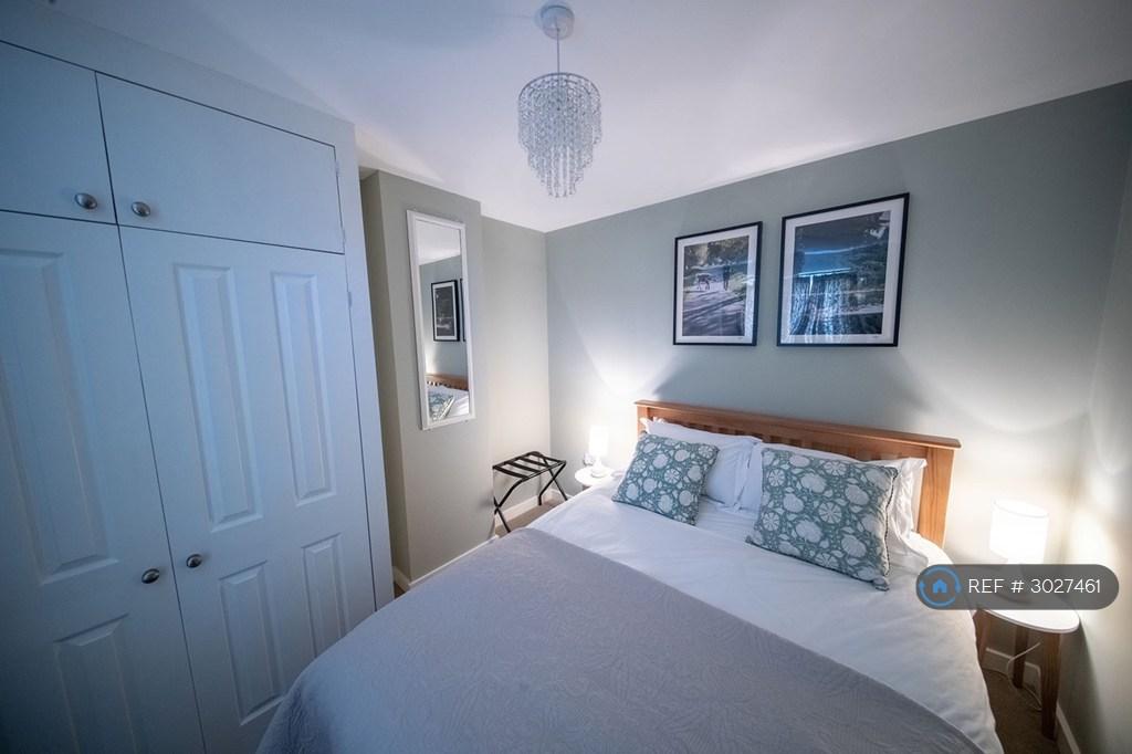Apartment in Cambridge - View 2