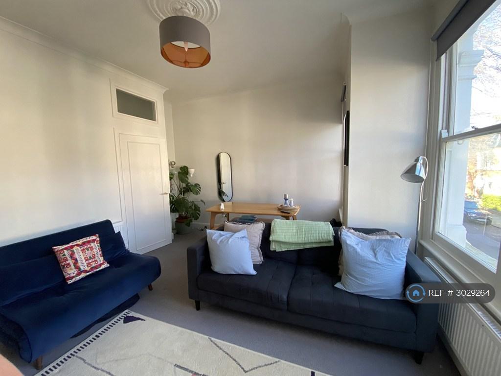 Apartment in London - View 3