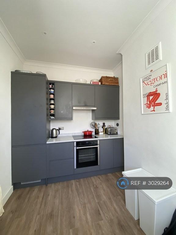 Apartment in London - View 4