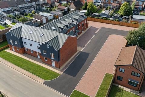 3 bedroom flat for sale