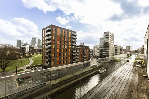 2 bedroom flat to rent, Ursula Gould Way, London E14