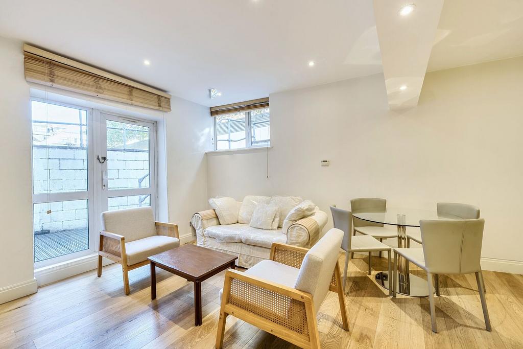 Apartment in London - View 5