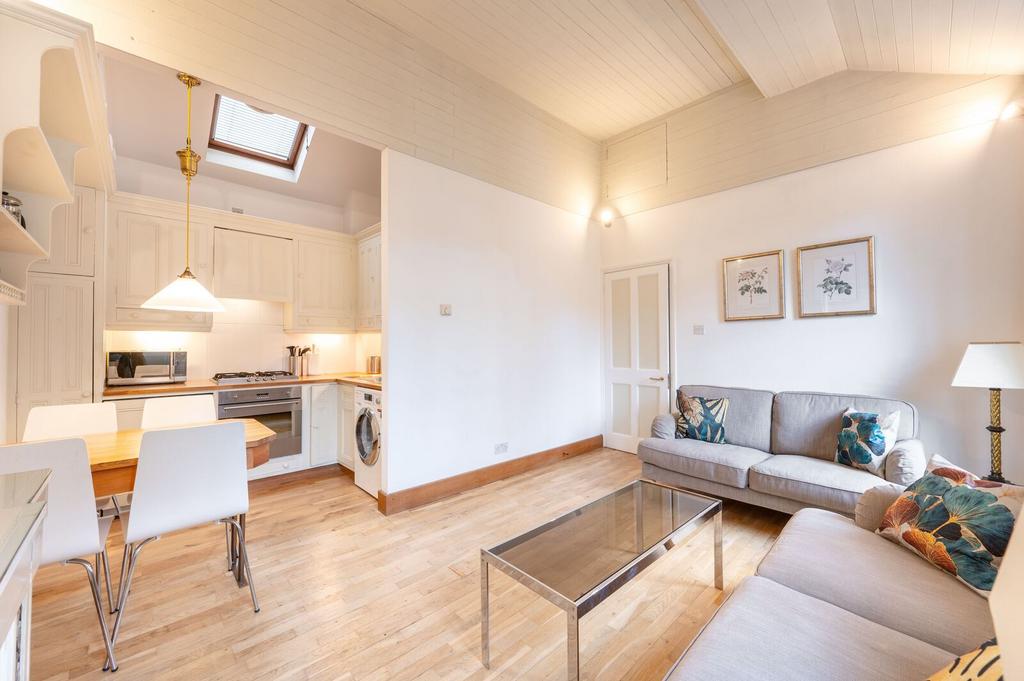 House in London - View 5