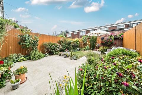 undefined, Larch Close, Balham, London, SW12