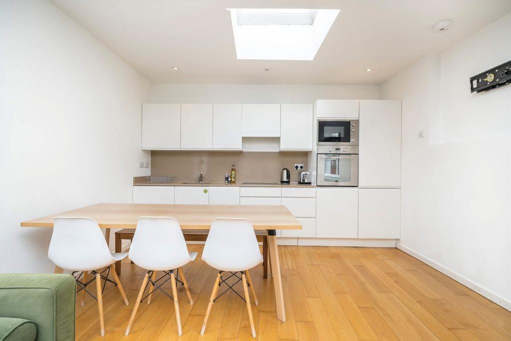Apartment in London - View 5
