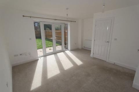 2 bedroom semi-detached house to rent, Manor Grove, Stafford, ST16 1QL