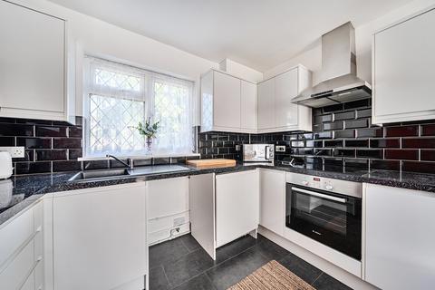 undefined, Camomile Avenue, Surrey CR4