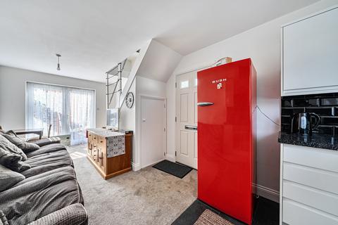 undefined, Camomile Avenue, Surrey CR4