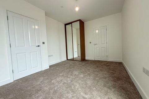 2 bedroom apartment to rent, Lingfield Apartments, Parade Gardens, Chingford, E4