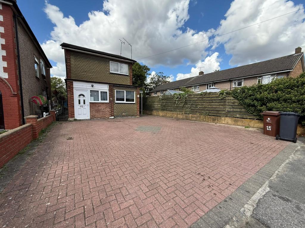 House in chadwel heath - View 2