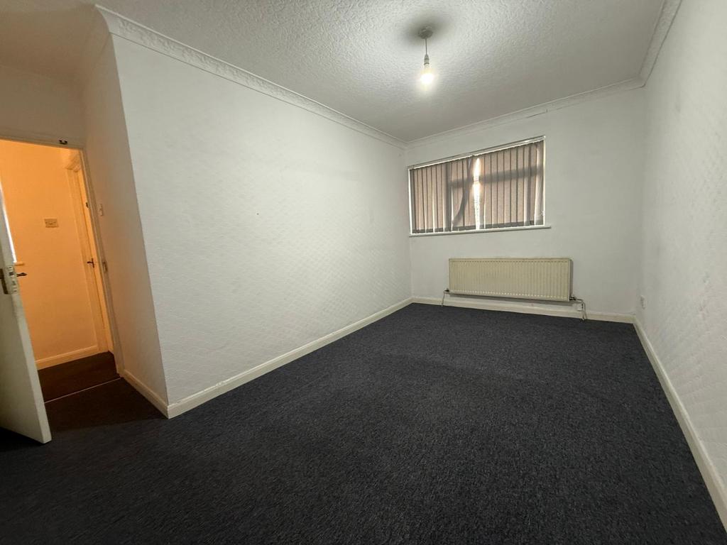 House in chadwel heath - More
