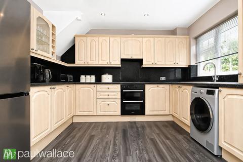 3 bedroom terraced house for sale, Hailey Avenue, Hoddesdon|45' South West Facing Garden|Garage & Parking
