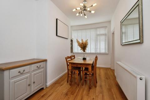 3 bedroom bungalow for sale, Waun Road, Carmarthenshire SA15