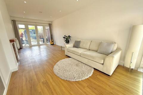 4 bedroom detached house for sale, Allen Close, Dunstable