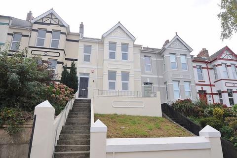 3 bed house for rent in Coleridge Road, Plymouth. Spacious Family Home with a Double Garage.