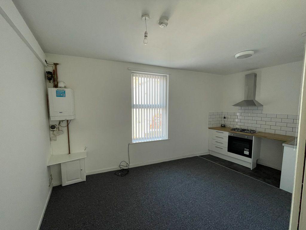 Apartment in Sefton, Liverpool City Region - View 3