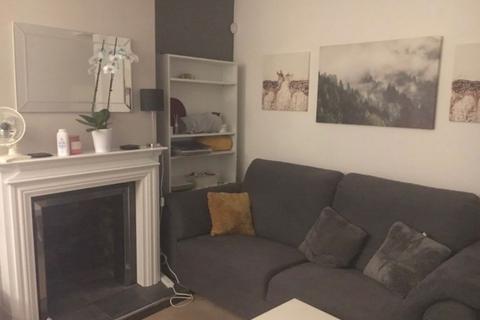 1 bedroom in a house share to rent, Tachbrook Rd, London, TW14