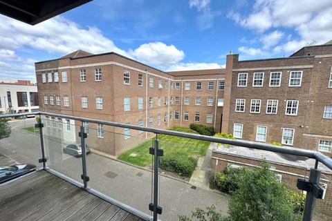 2 bedroom apartment to rent, St Andrews House, Campus Avenue RM8