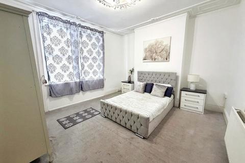 2 bedroom ground floor flat for sale, Raby Street, Deckham, Gateshead, Tyne and Wear, NE8 4AG