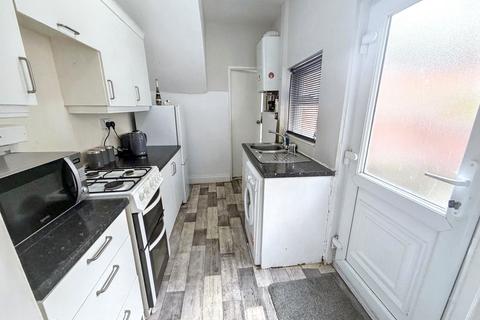 2 bedroom ground floor flat for sale, Raby Street, Deckham, Gateshead, Tyne and Wear, NE8 4AG