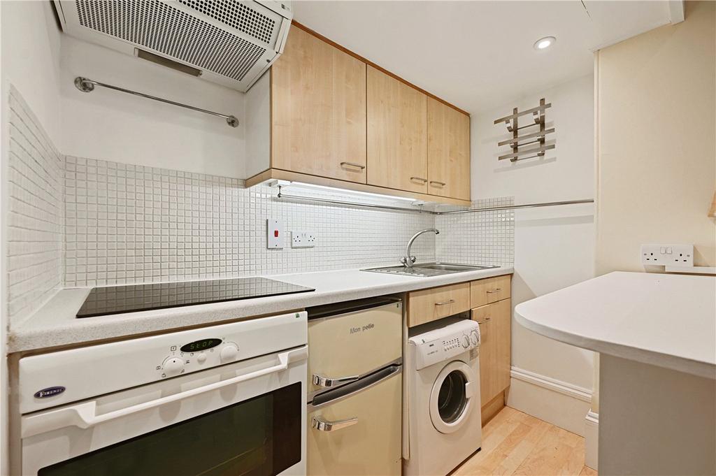 Apartment in Kensington - View 4