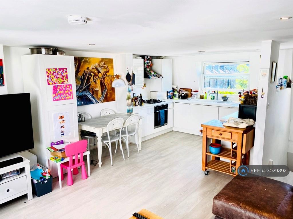 Apartment in London - View 5