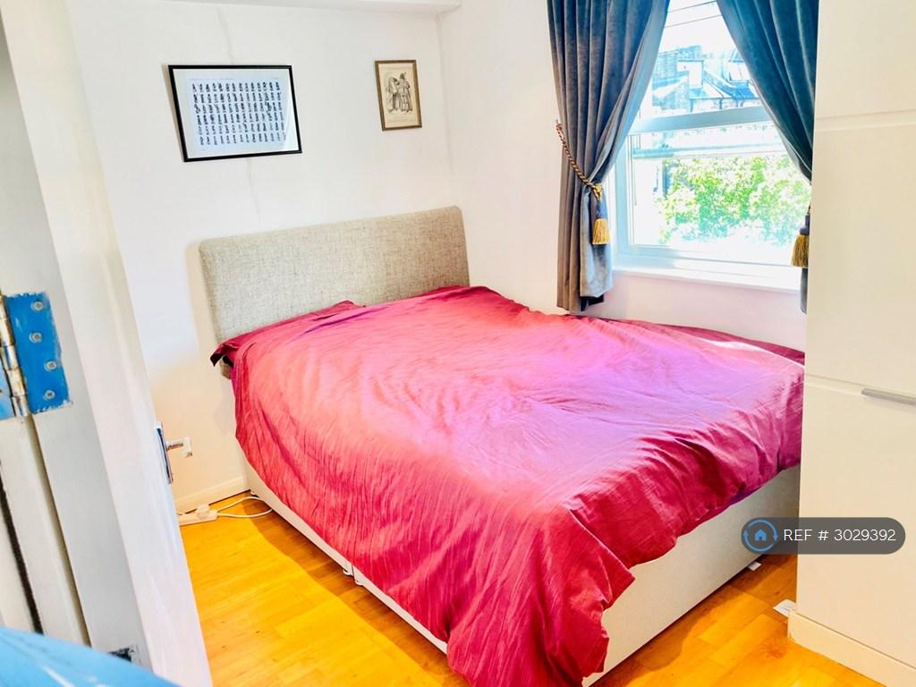 Apartment in London - More