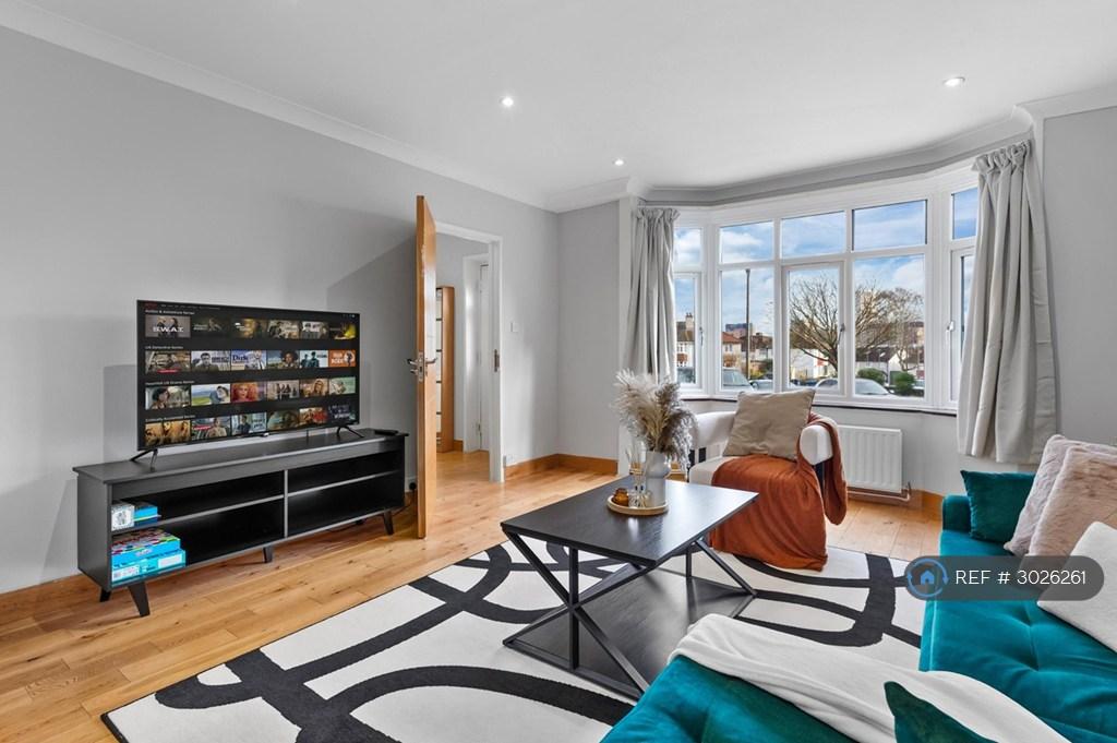 House in London - View 2