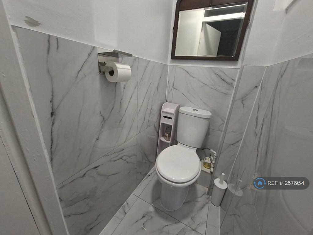 Apartment in London - More