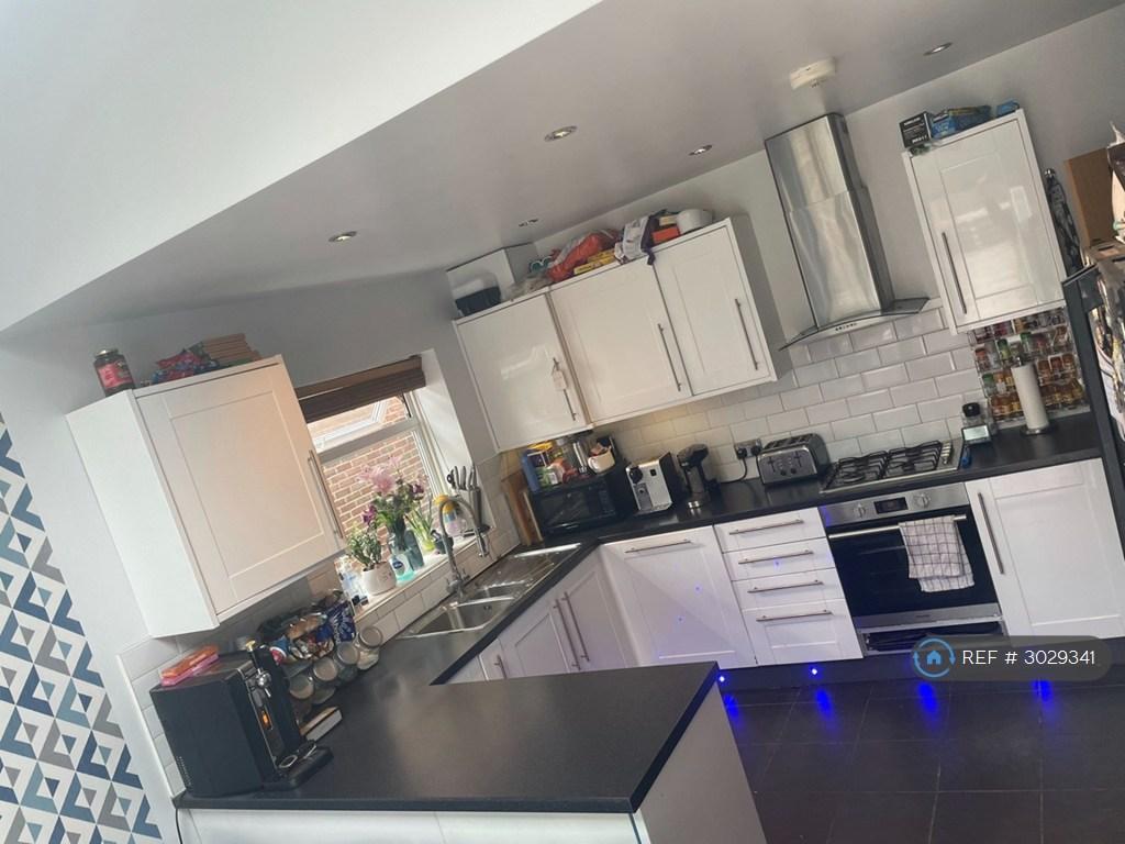 House in London - View 2