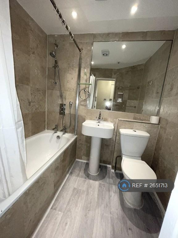 Apartment in London - View 2