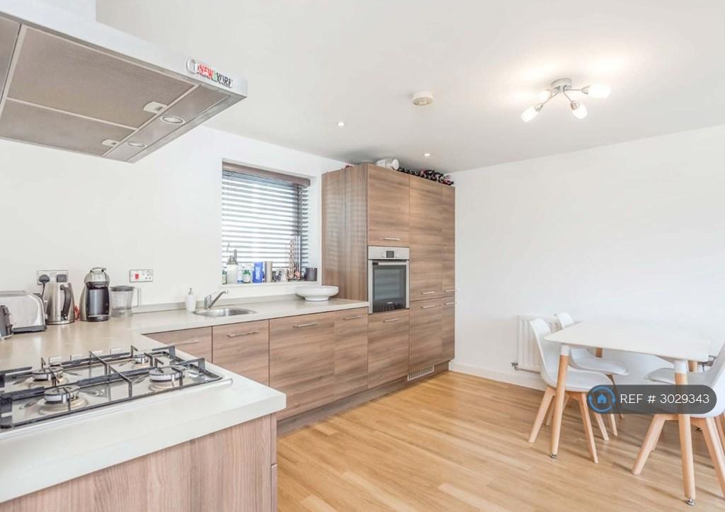 Apartment in Brentwood, Essex - View 3