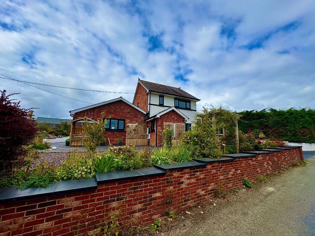 House in St Clears - View 2