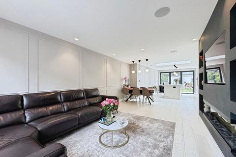 4 bedroom house for sale, Berwick Road, Borehamwood, WD6